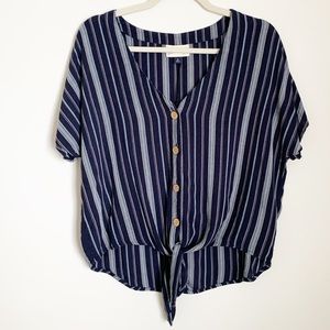 Universal Thread Tie-Front Button Down Blouse M